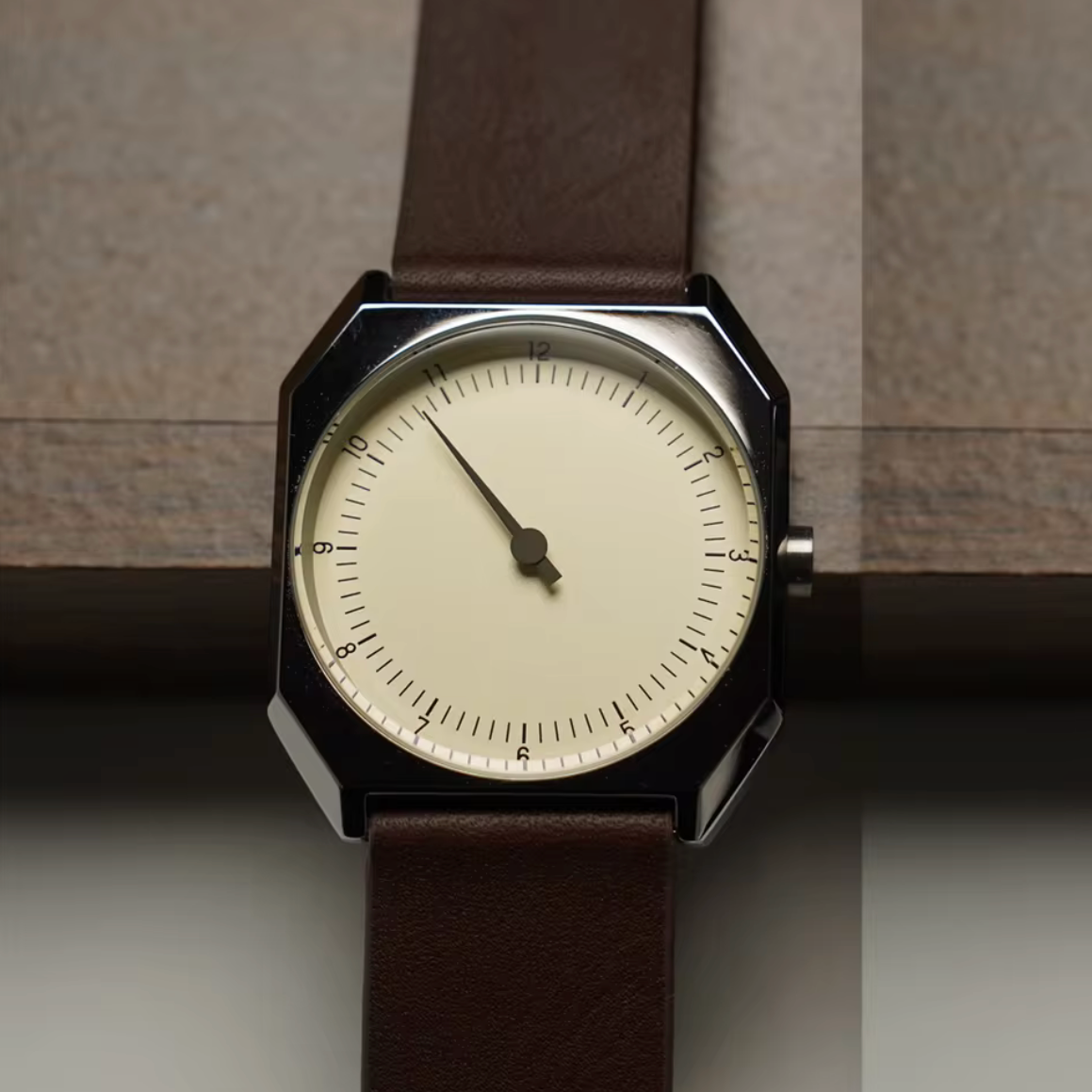Mono Aiguille 40mm – Quartz Architectural