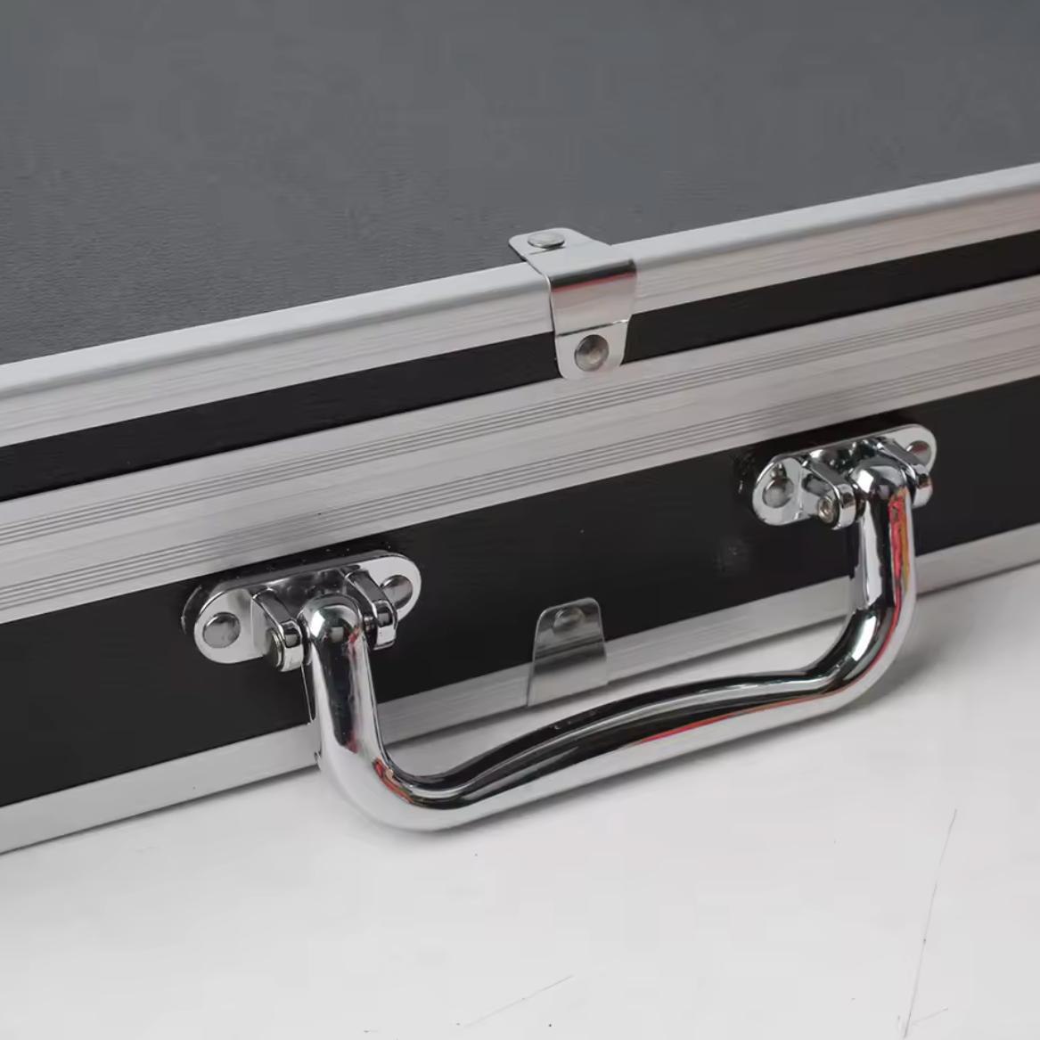 Valise Coffret 24 Montres - Aluminium