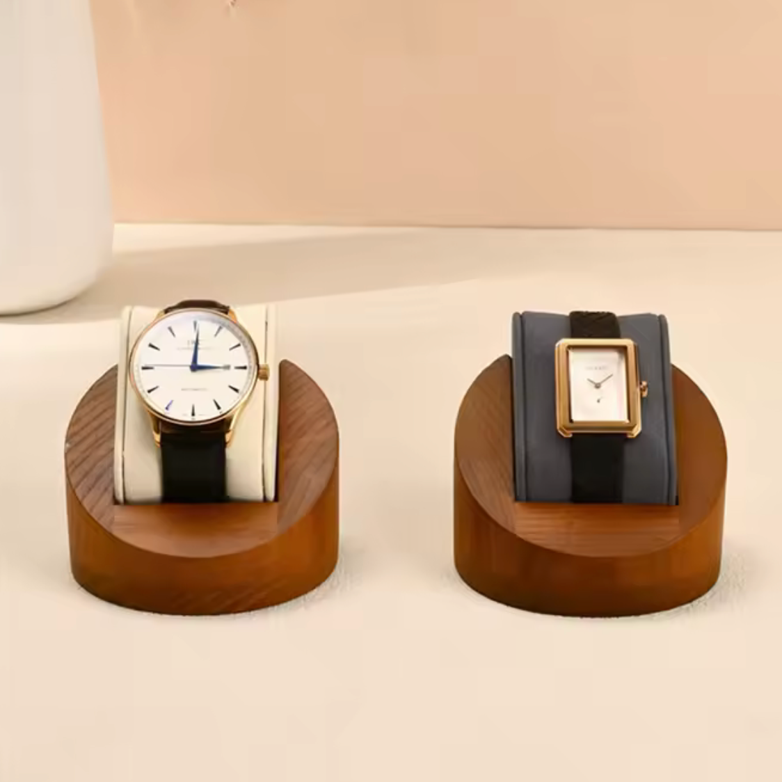Présentoir Bois pour 1 Montre avec Coussin – Gris ou Beige