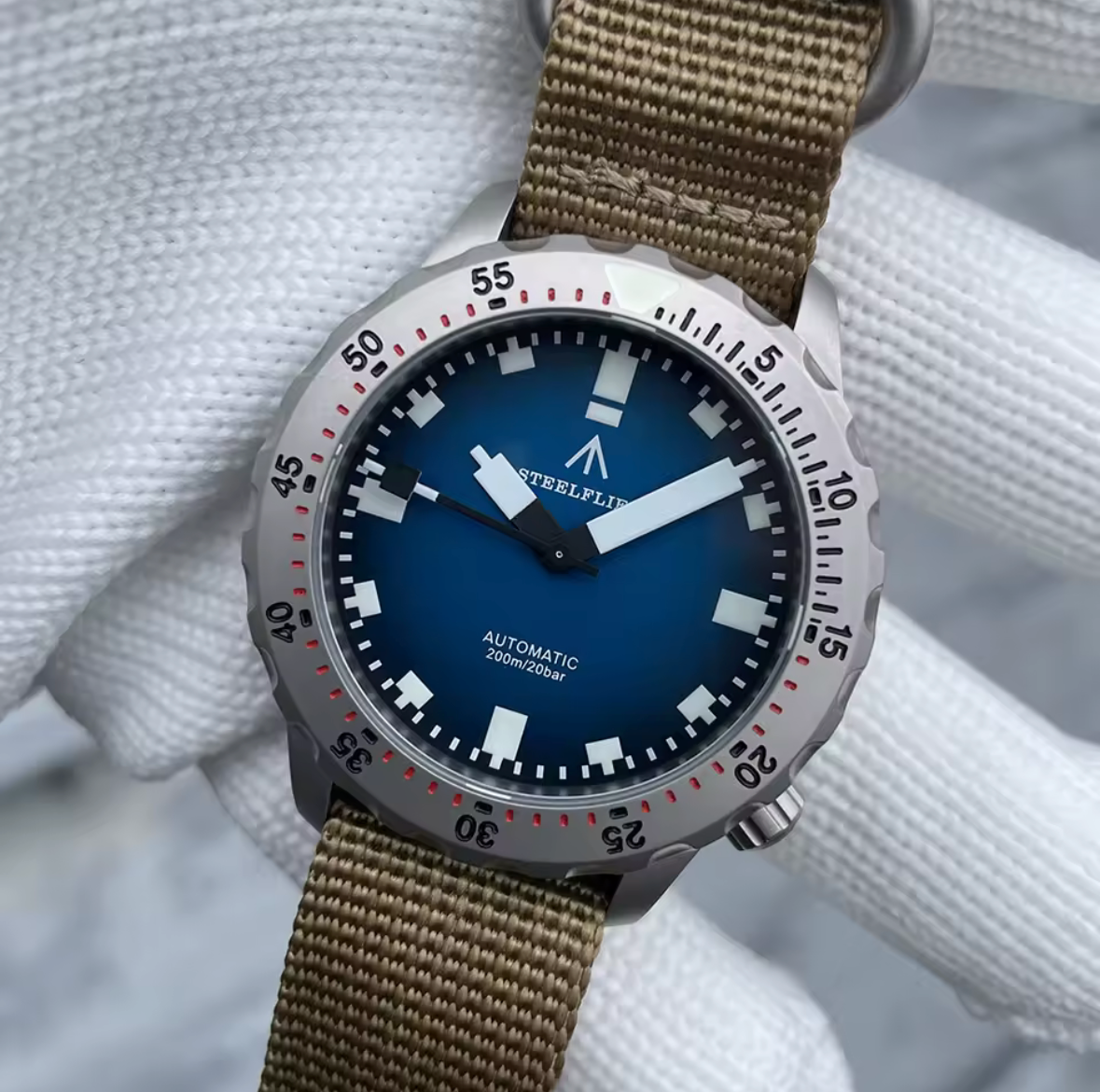 Steelflier 40,2mm - Auto NH35 – Plongée 200m